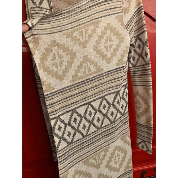 Its Our Time Size Large Long Light Cardigan Sweater Aztec Tribal Print Brown EUC - Picture 3 of 4